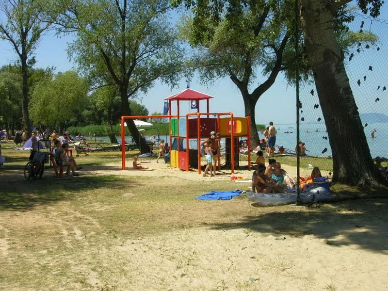 Balatonszemes Small House Ngoại thất bức ảnh